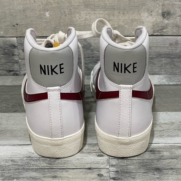 NIKE Blazer Mid '77 Vintage - White & Dark Beet Root - Sz - 8.5 . US Mens - Picture 5 of 12